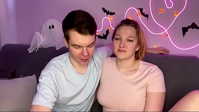 julielourens online show from 10/27/25, 08:18