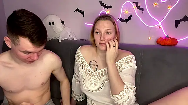 julielourens online show from 10/31/25, 08:04