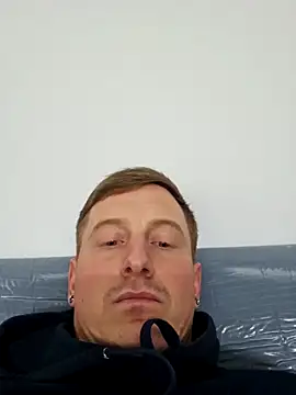 Snapshot of NormalHardDick chatting on 12/17/25, 08:20 NormalHardDick online show from 12/17/25, 08:20