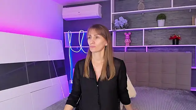 Snapshot of ChristyBrook chatting on 11/28/25, 07:38 ChristyBrook online show from 11/28/25, 07:38