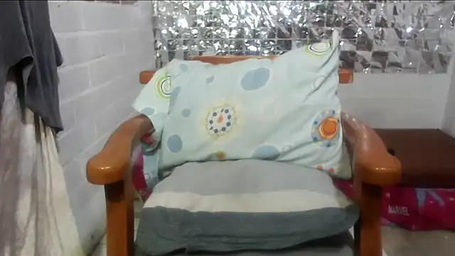 Snapshot of rose-crystal chatting on 11/22/25, 11:37 rose-crystal online show from 11/22/25, 11:37