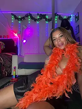 Snapshot of AsiaEssence chatting on 10/19/25, 10:54 AsiaEssence online show from 10/19/25, 10:54