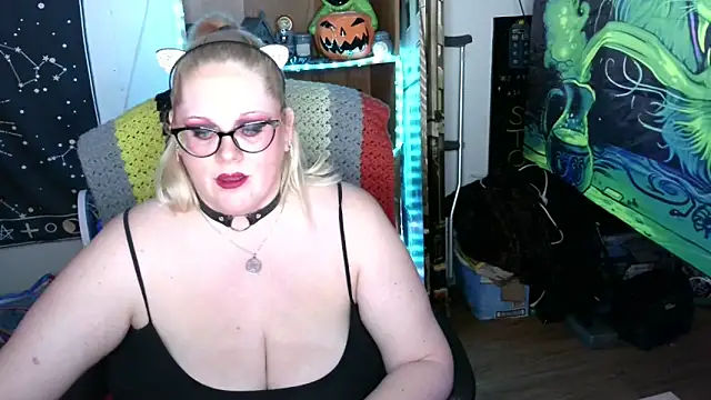 Snapshot of Kinky_Witch chatting on 04/22/26, 05:47 Kinky Witch online show from 04/22/26, 05:47