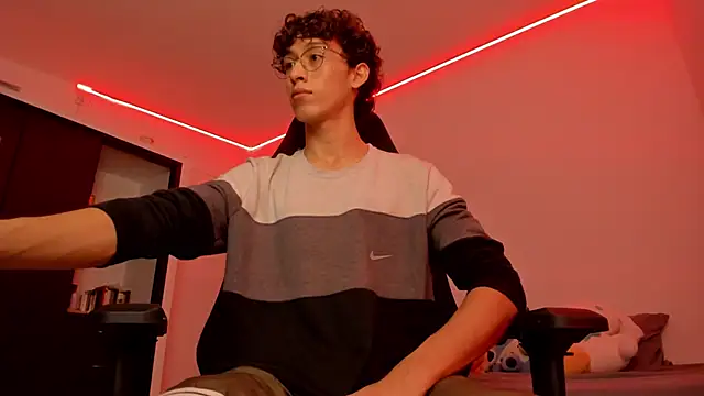 velvet skyn online show from 10/04/25, 08:34