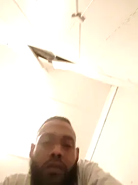 Snapshot of kulliguy chatting on 10/29/25, 05:36 kulliguy online show from 10/29/25, 05:36