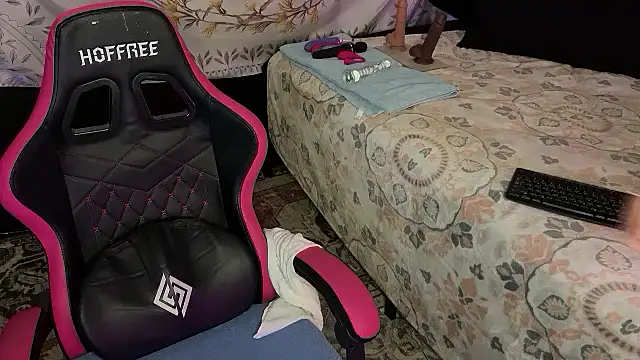 Snapshot of BossMomma0387 chatting on 10/31/25, 02:23 BossMomma0387 online show from 10/31/25, 02:23