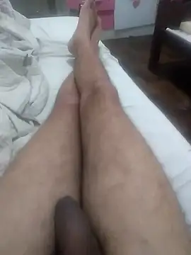 Snapshot of GuilhermeYuree chatting on 10/17/25, 04:26 GuilhermeYuree online show from 10/17/25, 04:26