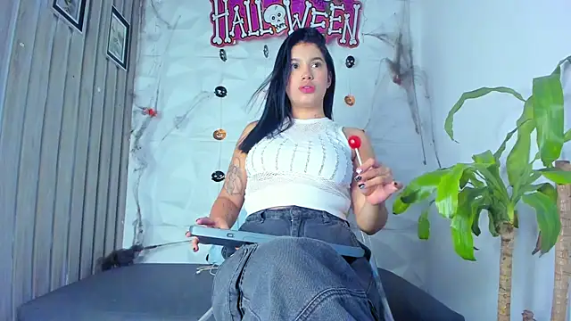 zarahcoxx online show from 10/18/25, 03:53