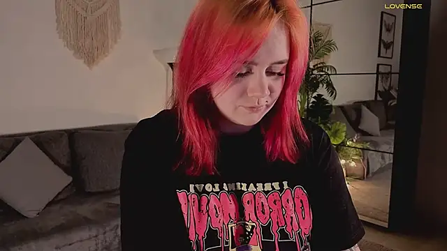 Snapshot of lunaalli chatting on 04/05/26, 09:56 lunaalli online show from 04/05/26, 09:56