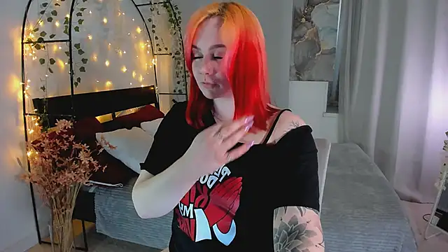 Snapshot of lunaalli chatting on 04/14/26, 01:50 lunaalli online show from 04/14/26, 01:50