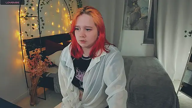 Snapshot of lunaalli chatting on 04/21/26, 12:22 lunaalli online show from 04/21/26, 12:22