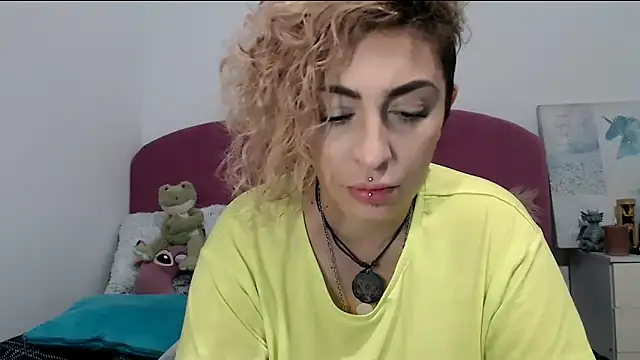 Snapshot of AAARUNY chatting on 09/24/25, 12:41 AAARUNY online show from 09/24/25, 12:41