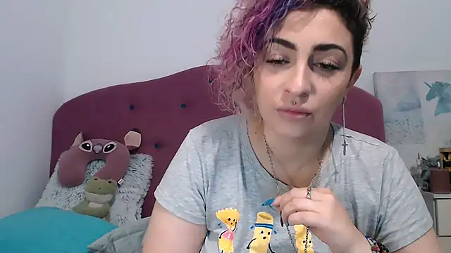 Snapshot of AAARUNY chatting on 11/28/25, 01:14 AAARUNY online show from 11/28/25, 01:14