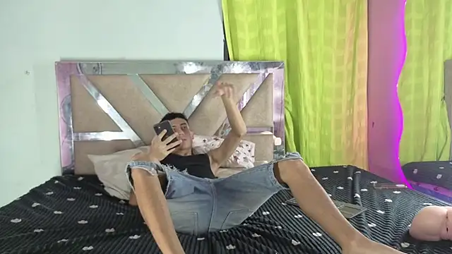 Snapshot of 777_camilo chatting on 04/20/26, 12:24 777 camilo online show from 04/20/26, 12:24