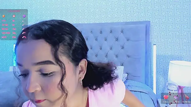 Evaa Lunna  online show from 11/13/25, 08:08