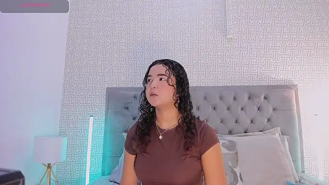 Snapshot of Evaa_Lunna_ chatting on 05/17/26, 05:53 Evaa Lunna online show from 05/17/26, 05:53