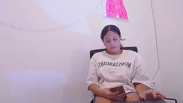 Snapshot of Aria_Arthur chatting on 09/22/25, 07:38 Aria Arthur online show from 09/22/25, 07:38