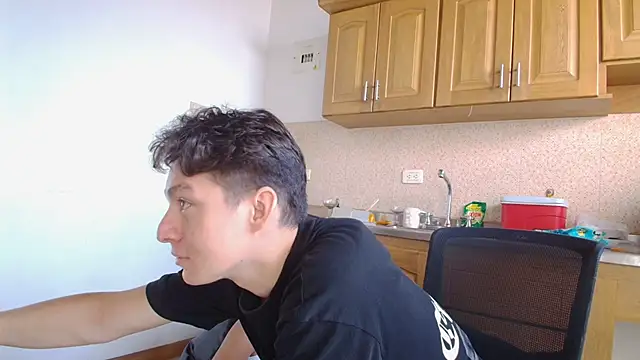 Snapshot of Aria_Arthur chatting on 10/15/25, 12:27 Aria Arthur online show from 10/15/25, 12:27