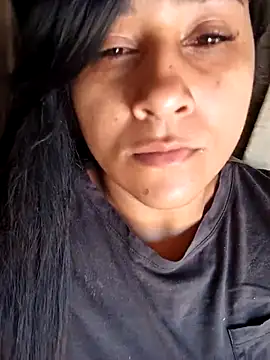 Snapshot of srtsara chatting on 04/25/26, 12:30 srtsara online show from 04/25/26, 12:30