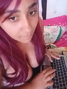 Snapshot of srtsara chatting on 07/09/26, 02:32 srtsara online show from 07/09/26, 02:32