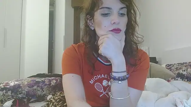 Snapshot of refem9 chatting on 09/20/25, 06:31 refem9 online show from 09/20/25, 06:31