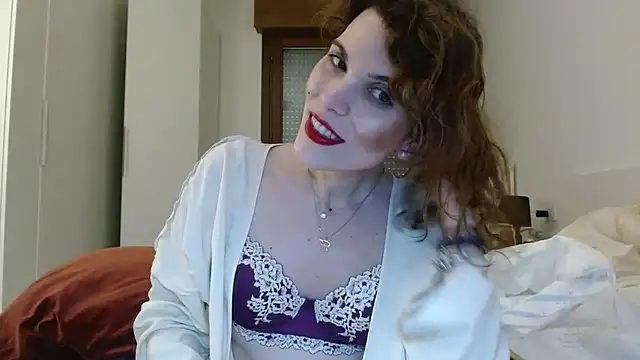 Snapshot of refem9 chatting on 09/23/25, 03:04 refem9 online show from 09/23/25, 03:04