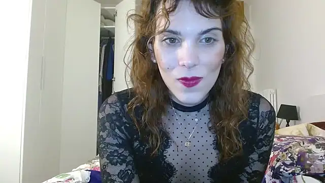 Snapshot of refem9 chatting on 09/30/25, 04:01 refem9 online show from 09/30/25, 04:01