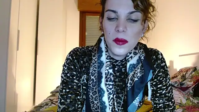 Snapshot of refem9 chatting on 10/09/25, 05:11 refem9 online show from 10/09/25, 05:11