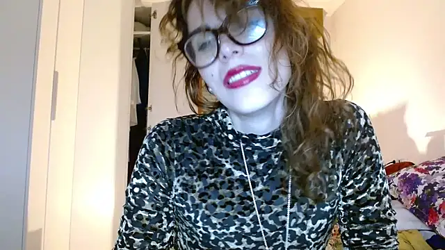 Snapshot of refem9 chatting on 10/13/25, 04:40 refem9 online show from 10/13/25, 04:40