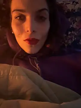 Snapshot of refem9 chatting on 10/29/25, 08:43 refem9 online show from 10/29/25, 08:43