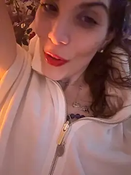 Snapshot of refem9 chatting on 10/30/25, 06:19 refem9 online show from 10/30/25, 06:19