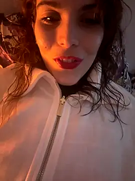 Snapshot of refem9 chatting on 11/01/25, 06:43 refem9 online show from 11/01/25, 06:43