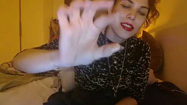 Snapshot of refem9 chatting on 11/10/25, 05:34 refem9 online show from 11/10/25, 05:34