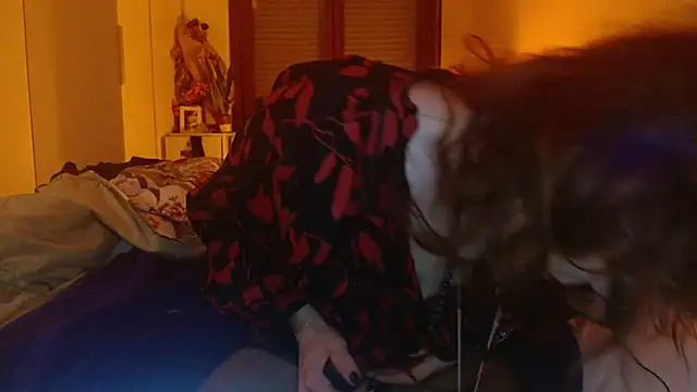 Snapshot of refem9 chatting on 11/11/25, 05:46 refem9 online show from 11/11/25, 05:46