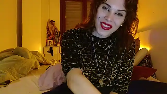 Snapshot of refem9 chatting on 11/12/25, 05:13 refem9 online show from 11/12/25, 05:13