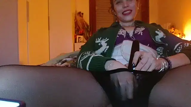 Snapshot of refem9 chatting on 12/02/25, 09:21 refem9 online show from 12/02/25, 09:21