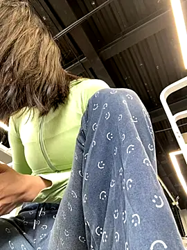 Ninazhang online show from 11/29/25, 05:54