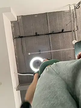 Ninazhang online show from 04/05/26, 02:09