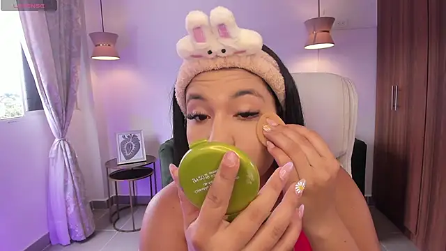 DANDARA THOM online show from 10/15/25, 08:09