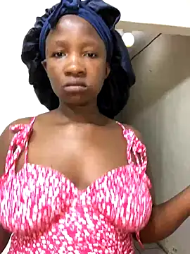 Snapshot of MissREAHx chatting on 10/14/25, 07:14 MissREAHx online show from 10/14/25, 07:14