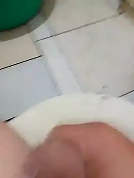 Snapshot of luca12z chatting on 09/28/25, 02:06 luca12z online show from 09/28/25, 02:06