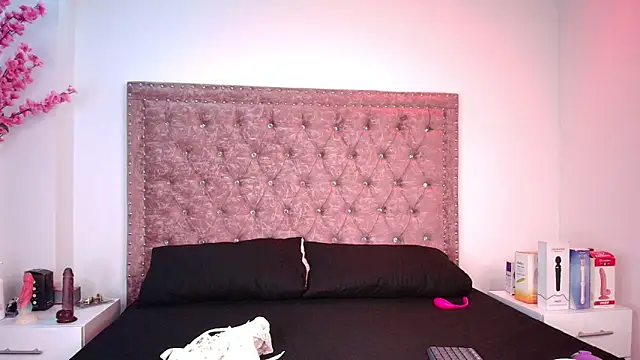 Antonella wild online show from 05/18/26, 11:49