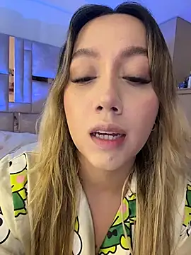 Snapshot of Becca_Johnson_u chatting on 10/26/25, 02:50 Becca Johnson u online show from 10/26/25, 02:50