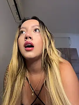 Snapshot of Becca_Johnson_u chatting on 11/26/25, 03:18 Becca Johnson u online show from 11/26/25, 03:18