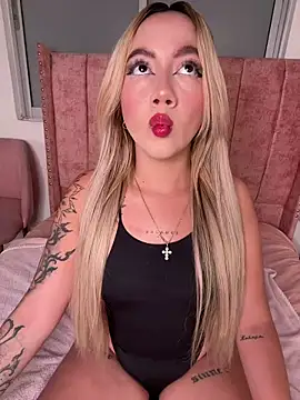 Snapshot of Becca_Johnson_u chatting on 02/08/26, 02:04 Becca Johnson u online show from 02/08/26, 02:04