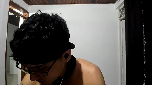 Snapshot of jacobs_shelby chatting on 09/27/25, 01:32 jacobs shelby online show from 09/27/25, 01:32