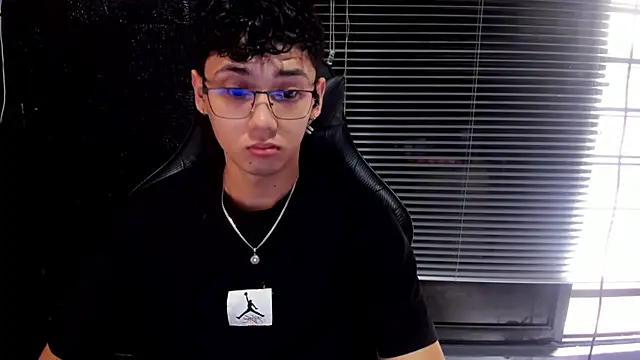 Snapshot of jacobs_shelby chatting on 10/05/25, 12:58 jacobs shelby online show from 10/05/25, 12:58