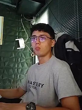 Snapshot of jacobs_shelby chatting on 10/21/25, 02:07 jacobs shelby online show from 10/21/25, 02:07