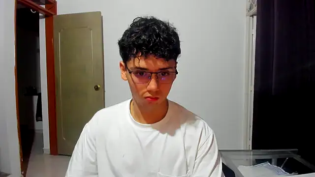 Snapshot of jacobs_shelby chatting on 11/06/25, 12:00 jacobs shelby online show from 11/06/25, 12:00