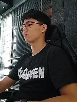 Snapshot of jacobs_shelby chatting on 11/07/25, 01:33 jacobs shelby online show from 11/07/25, 01:33